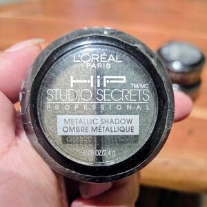 L'Oreal HiP Studio Secrets Metallic Eyeshadow - Gunmetal 306